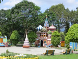 One of several replica buildings in Parque Jipiro.