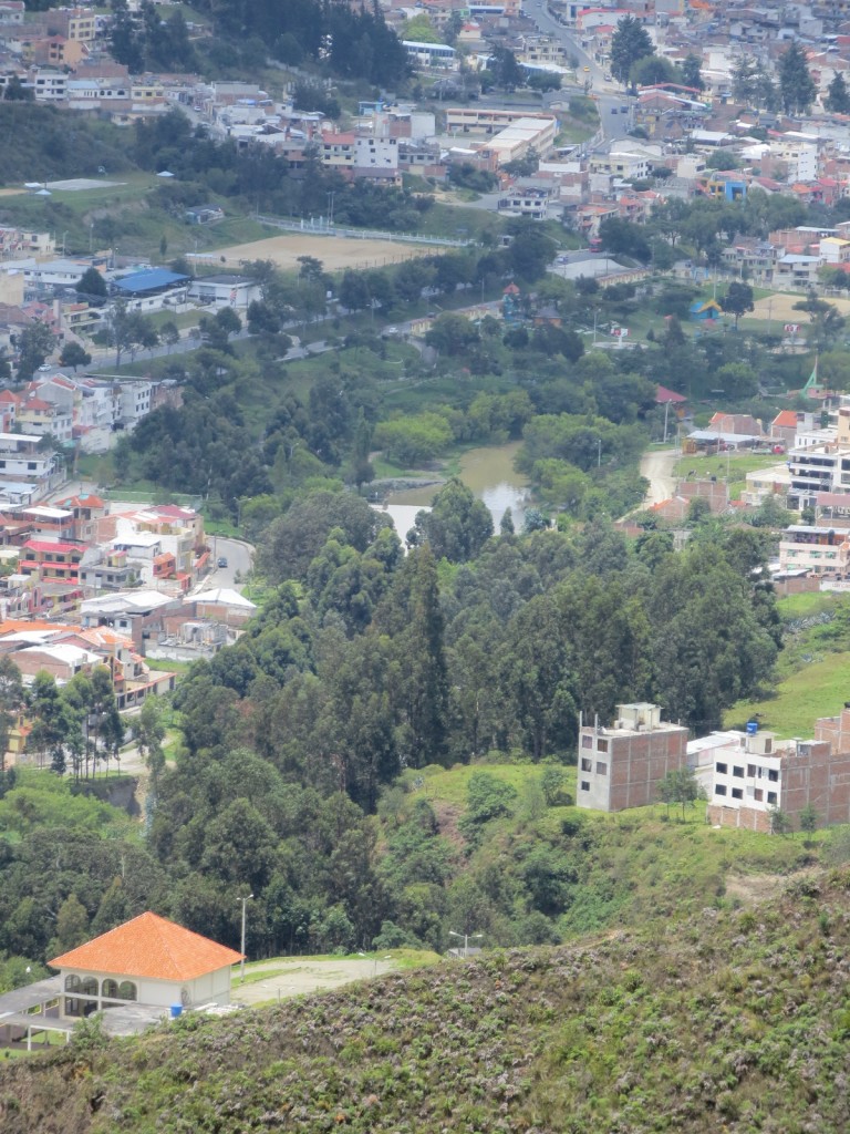 Parque La Tebaida as seen from the ridge of the Parque Universitario (PUEAR). 